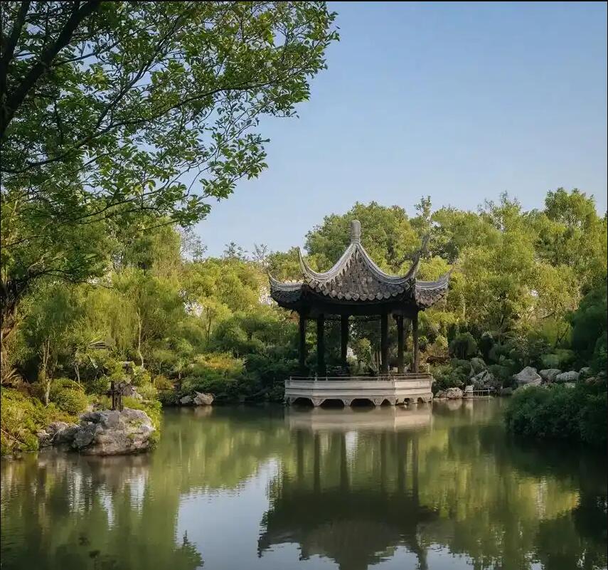 尖山区夜蓉餐饮有限公司